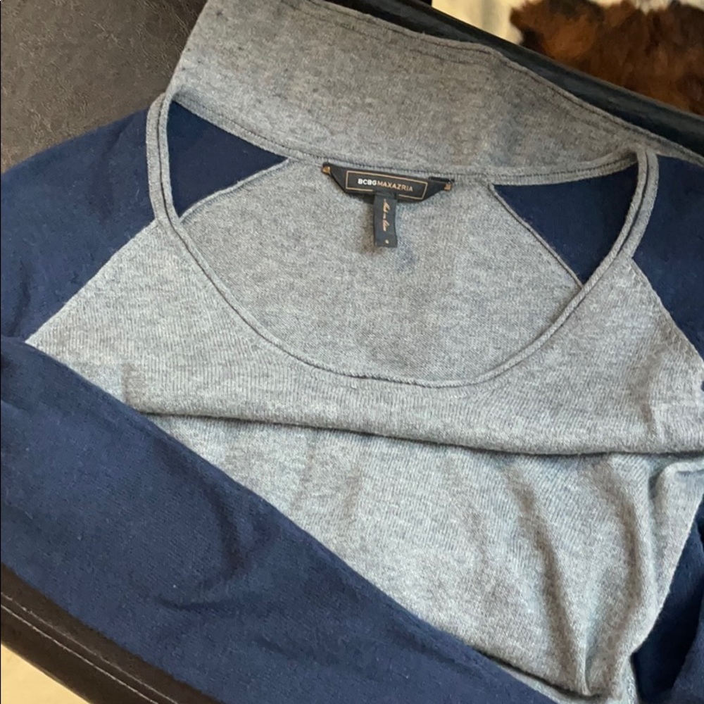 BCBG Raglan lightweight sweater